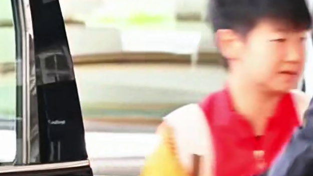 师徒两人出发训练，莎莎继续加油