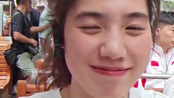 张雨霏港澳行vlog，运动健儿相互交流，分享港澳美食文化！ 张雨霏港澳行vlog，运动健儿相互交流，