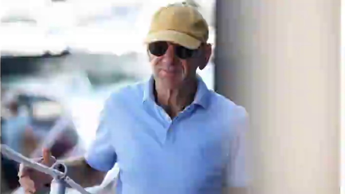 阿斯顿马丁将在巴库站之前官宣纽维加盟 “阿德里安·纽维已经答应了阿斯顿·马丁——我期待官方的确认。”