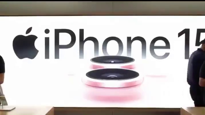 iPhone16发布前夕，苹果批准iOS版微信更新 苹果微信有望和解？微信iOS版本更新被批准，为双