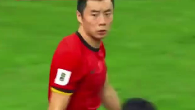 李磊禁区解围送对方角球，沙特依靠此角球扳平比分