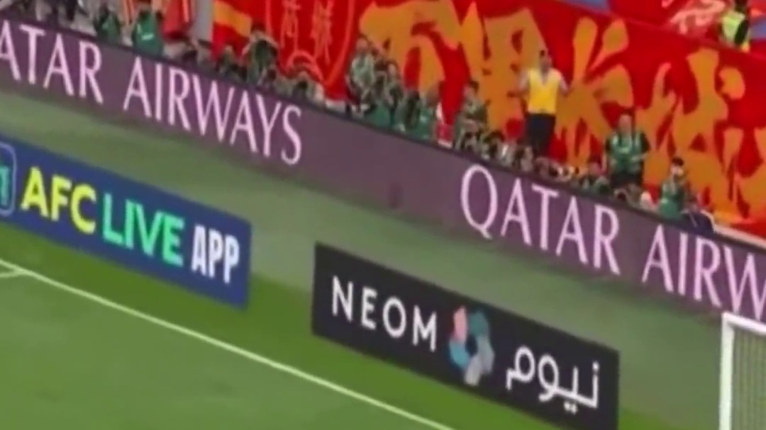 蒋圣龙造成对方乌龙，中国1-0领先！