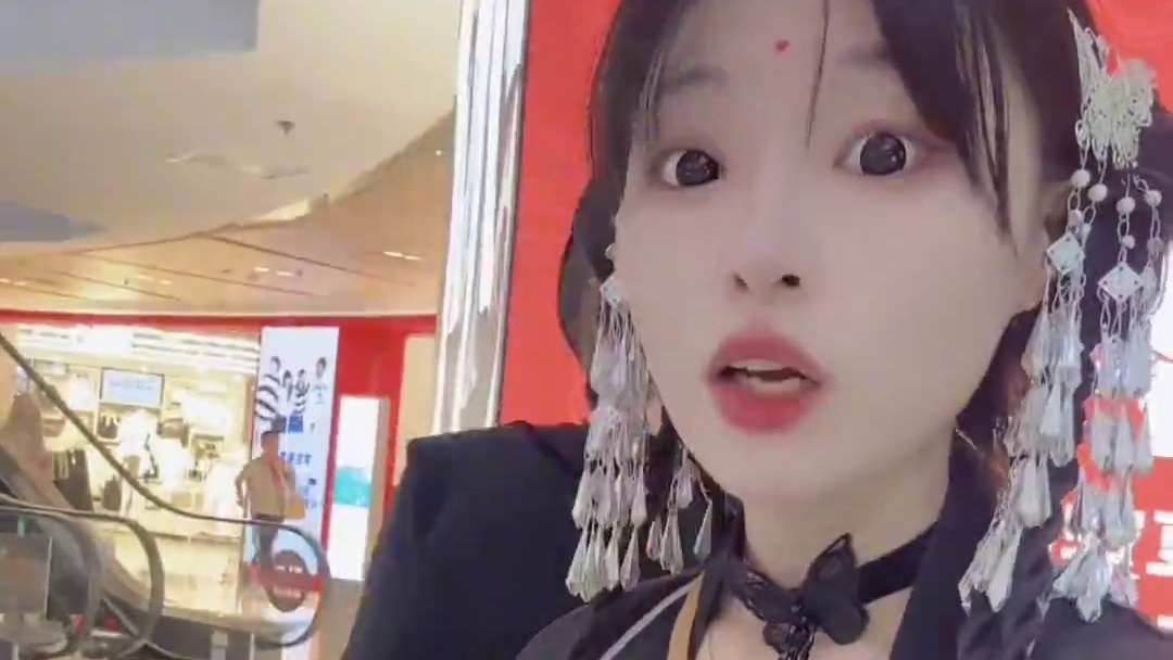 你看她好感动 #一种很新的cosplay #ooc致歉 #划走你就草率了系列