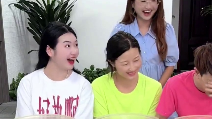 三选一挑战，哈哈太好玩了 #真会玩系列 #办公室游戏 #意想不到的结局