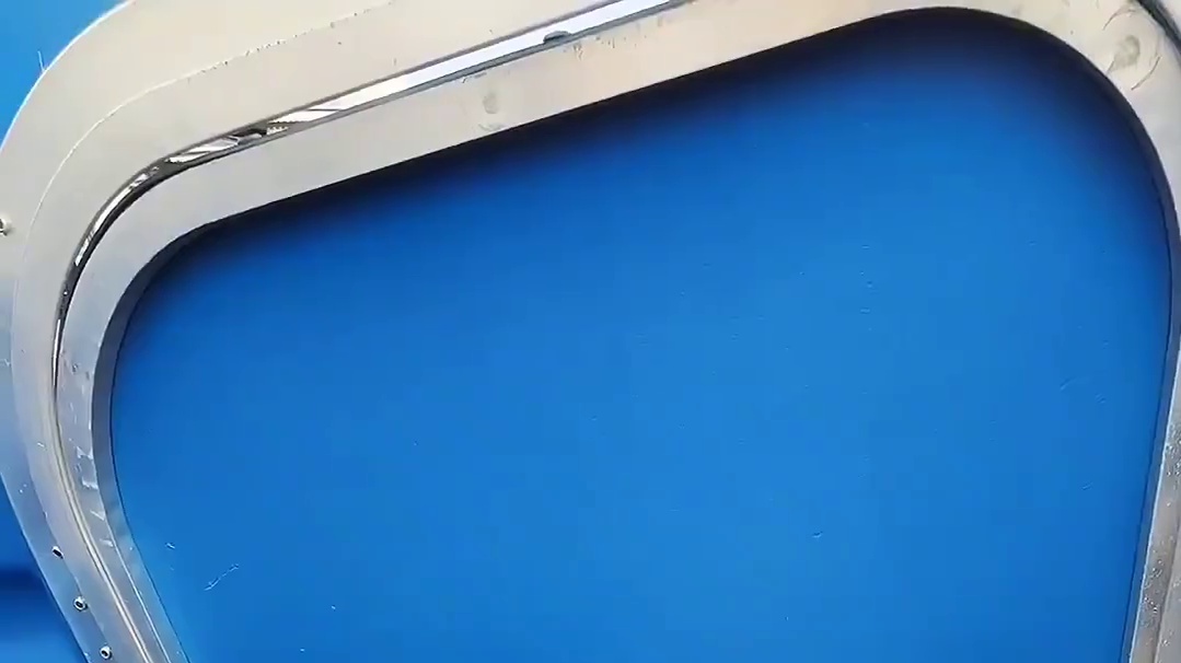 上厕所突发意外状况，男子最后直接崩溃了！ #看一遍笑一遍 #老外真会玩 #这操作都看傻了 #哈哈哈哈