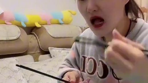 姐夫快被吓出病了，小姨子的饭量和速度姐夫快受不了了#妈呀太香了 #记录真实生活 #这一碗好过瘾 #好