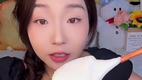 一桶是1千克的哈！这款是偏酸的！没有甜味，做酸奶碗很合适！没有蔗糖乳糖代糖的，配料干净！#真材实料才