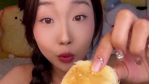 矮子馅饼也出礼盒装了！四个口味混搭！一共24个！有礼袋哦！现在可以备注发货日期！很适合送礼！#真材实