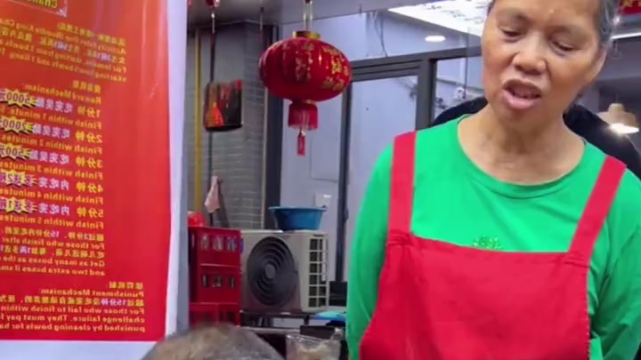 山西帅哥竟然第一次就挑战6两？ #螺蛳粉