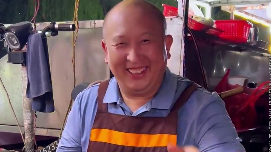 100元烤鸡腿自助 嘎嘎香，遇到善良可爱的叔叔阿姨#妈呀太香了 #烤鸡腿 #夜市里的烟火气