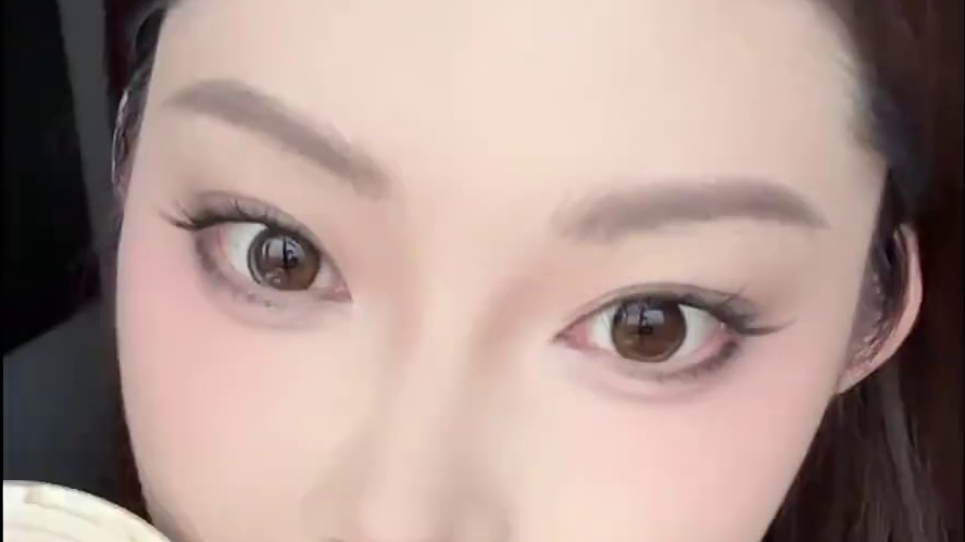 比脸还大的粉饼，定妆、补妆、提亮一饼全揽！美诺你这波真的鲨疯了！#美诺粉饼#大容量粉饼#平价好物#粉