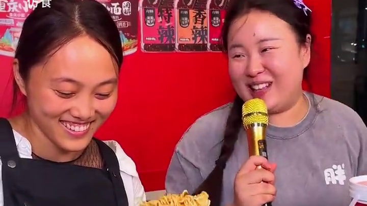 美女挑战3两面竟说没有平常的多？#挑战#美食 #调料