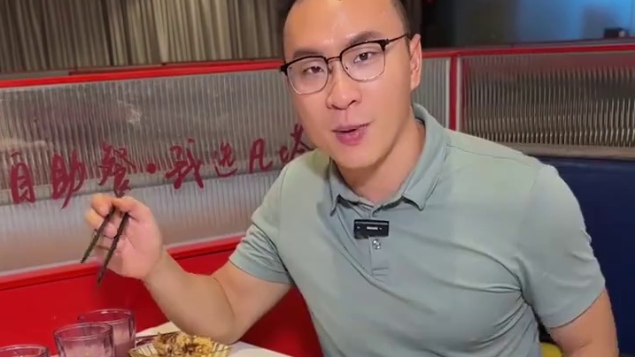 谁懂啊，有两份牛排就算了，居然还有熟食炸物等任吃，石烧厚切牛排好好吃!!#牛排 #牛排自助餐 #中秋