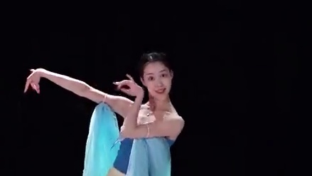 看天上的月 吹人间的风《中秋》 原创