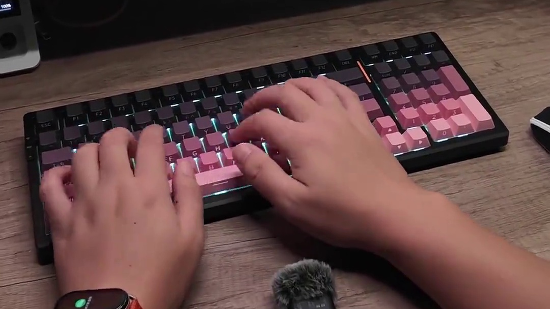 又到了爆装备的时候啦，这次是迈从的G98Pro，侧刻、白菜豆腐轴，喜欢的不要错过！#阿舔喜加一 #游