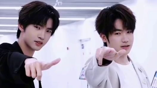 和朋友的一键开心 #eStar花海 #深圳dyg钎城 #kpl