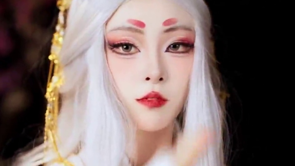 放假了，卸下伪装回大荒！旅者们，大荒见~ #妄想山海 #变身 #cos #变装