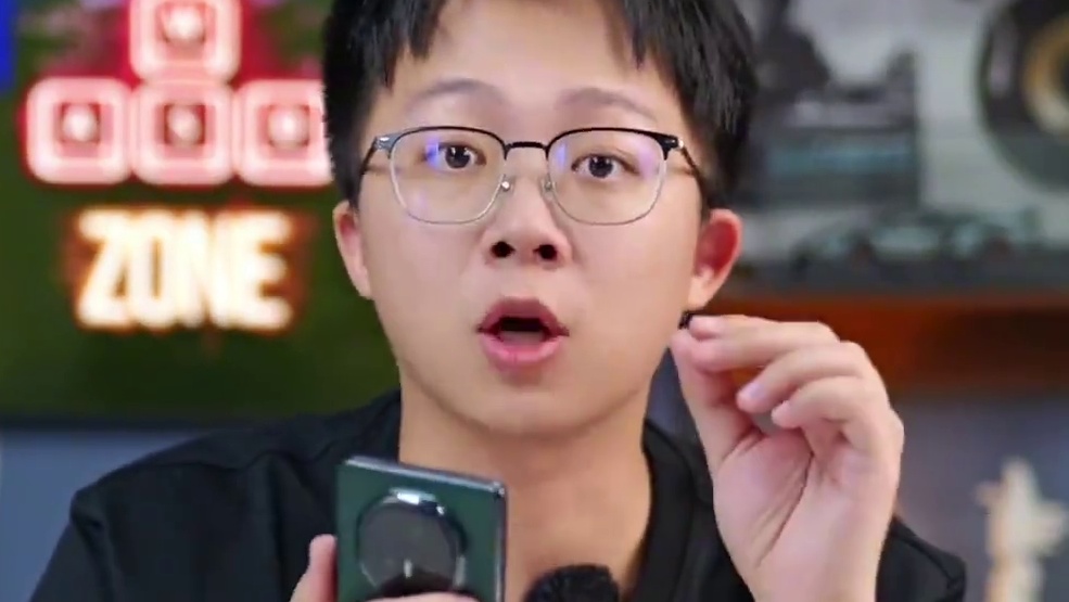 为什么说好用的折叠屏手机，还得是这台荣耀MagicV3！ #折叠屏手机#折叠屏#荣耀MagicV3