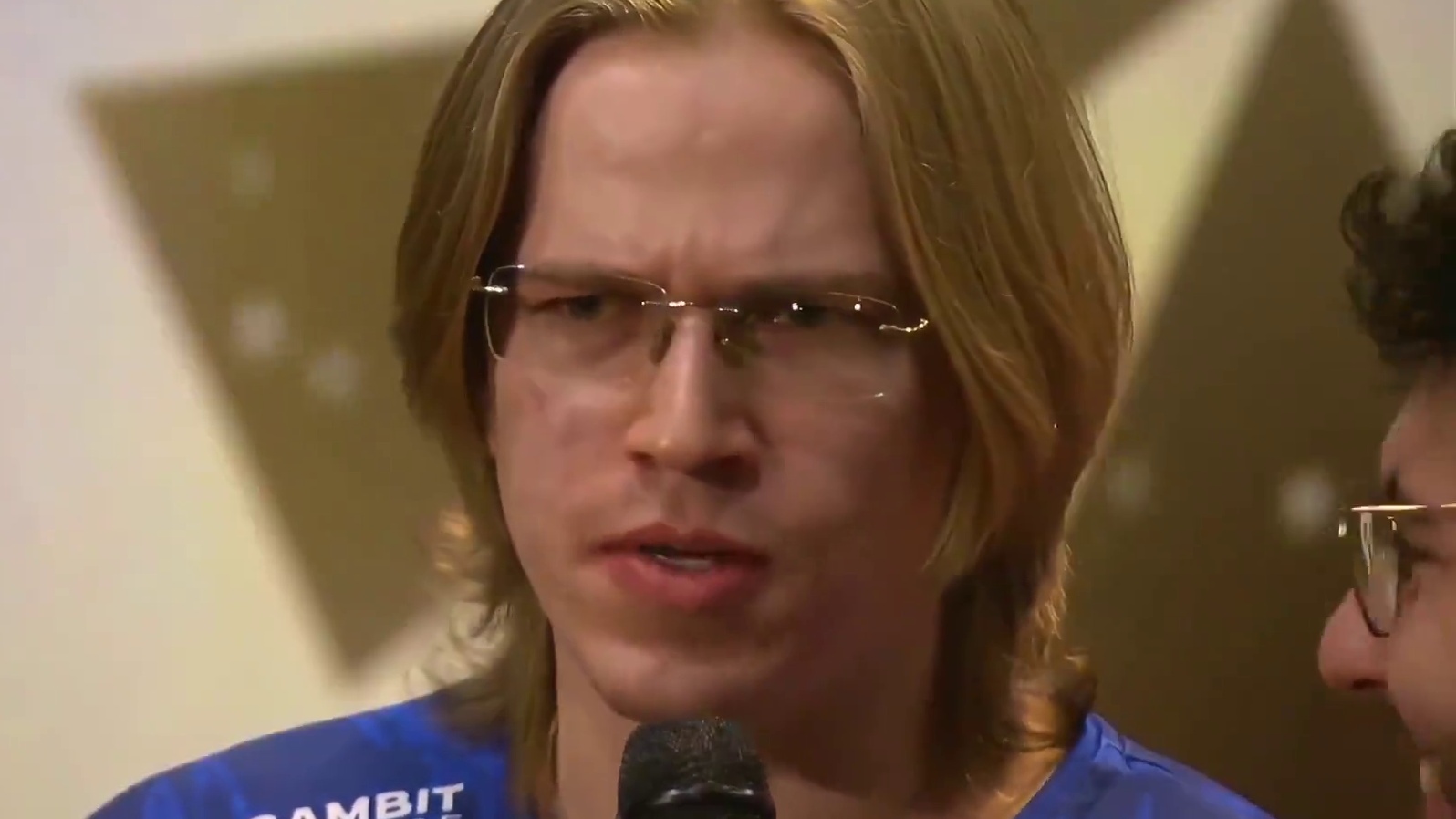 Topson赛后采访，也许我能成为三冠王 #Dota2 #TI13 #国际邀请赛