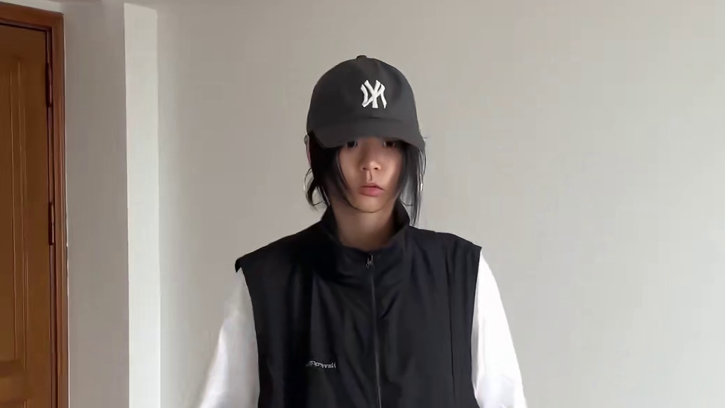 普通人模仿姜海粼的练习室造型会得到…#日系穿搭#少年感穿搭 #cityboy #日系工装风 #变装