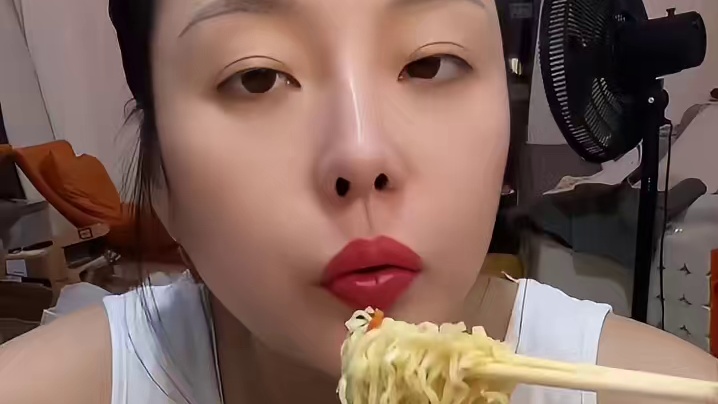 6.96桶❤️#各地特色月饼上分大赛  #不敢想象这一口多好吃 #简简单单吃顿大餐 #爱就是一起吃好