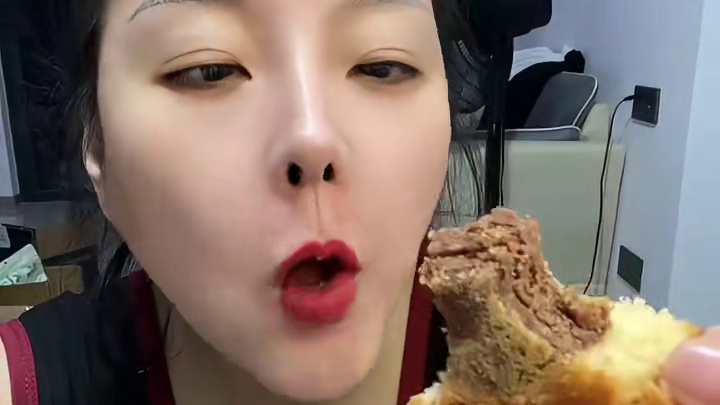 #哪些美食可以拯救没有食欲的日子 #今年要炫一种很新的月饼 #各地特色月饼上分大赛 #不敢想象这一口