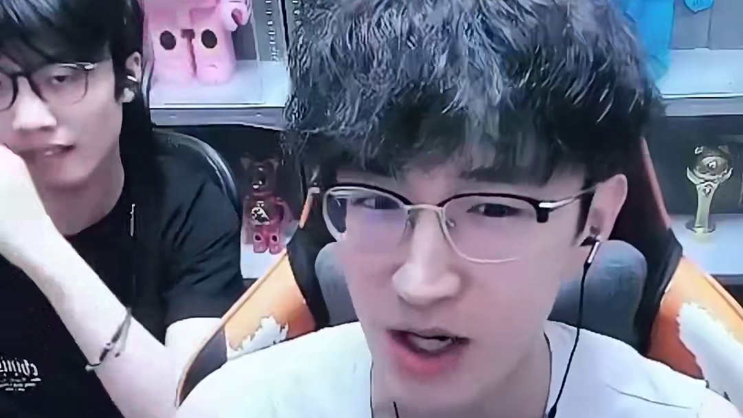 像不像你们服刚开的时候？ #逆水寒手游  #我浮夸真的要强 #逆水寒全民制作人