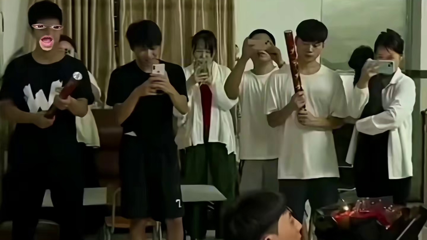 氛围感拉满#搞笑 #看一遍笑一遍 #专治不开心