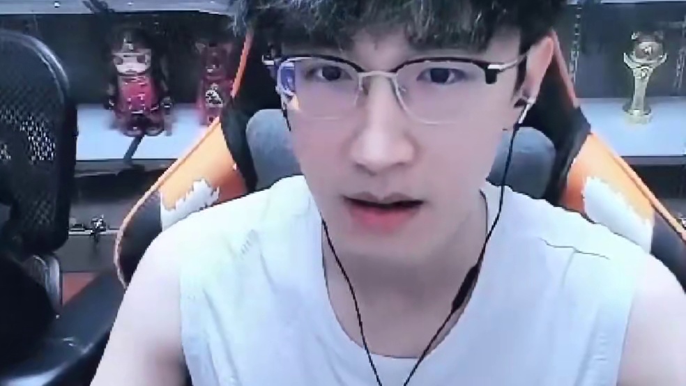 蔡哥亏钱亏傻了？ 