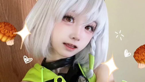 这么大的月饼送给你！ 嘿嘿中秋cos了绝区零里爱吃汉堡的安比！！既然爱吃汉堡 那么应该也爱吃月饼吧
