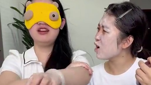 蒙眼化妆挑战 #哈哈哈哈哈哈我要笑死了 #真会玩系列