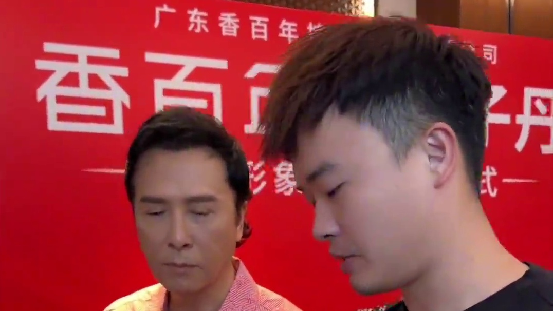 一撕一盖一放，满车子都是香喷喷的