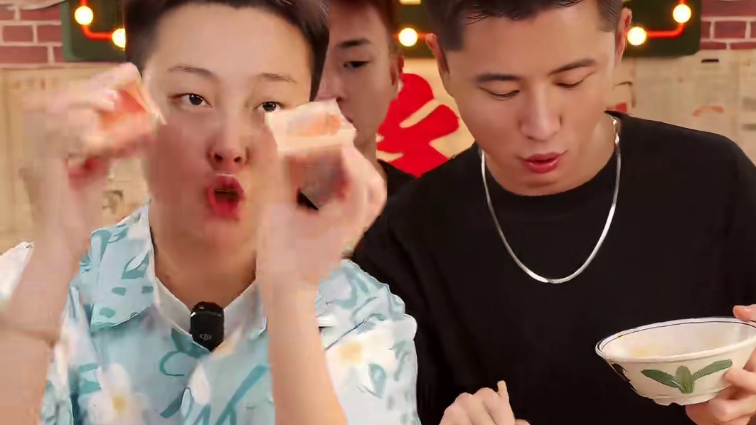 天凉了，该吃火锅了#哎呀妈呀太香了 #从来没吃过这么好吃的东西 #不敢想象这一口多好吃 #那些尝一口