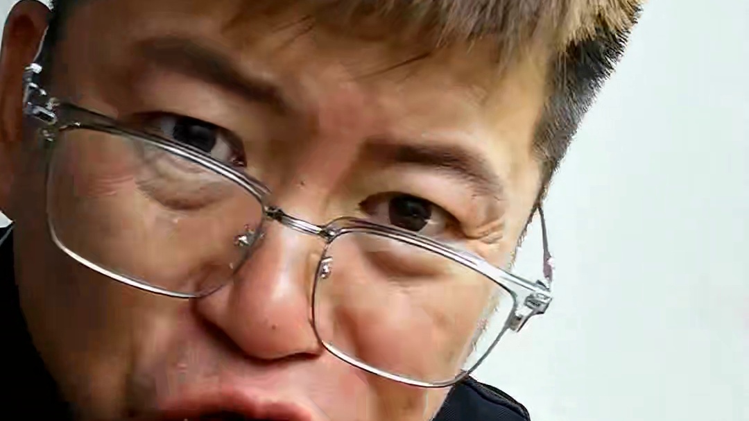 #吃货日常 吃了十五串酱多多牛肉串，一块酱多多五花肉，一串金针菇#这一碗好过瘾