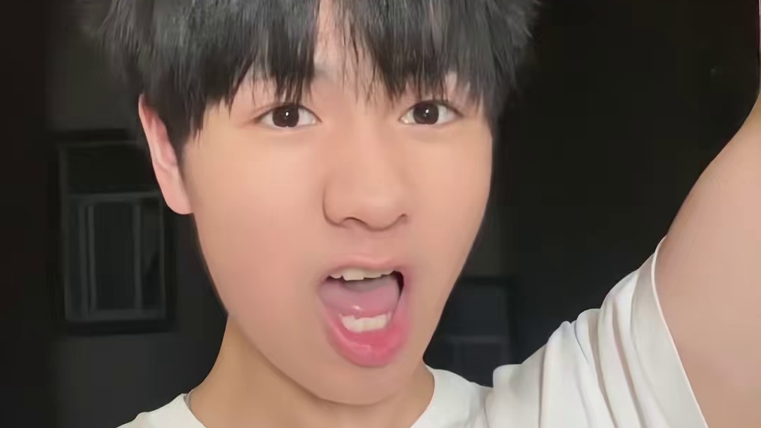 【宇晨】水上向前冲，大冰箱准备好我来了！