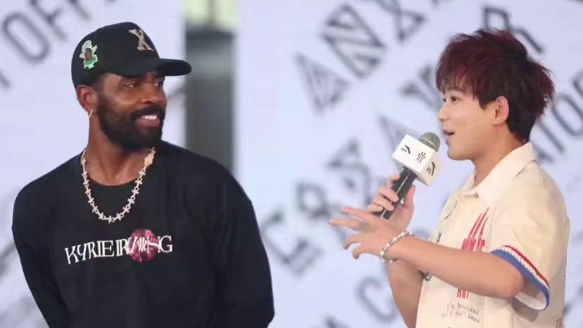 欧文和他的“老迷弟”