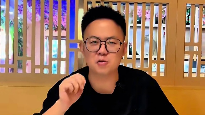 78吃个铁锅炖怎么样！冲起来就完事～#东北铁锅炖 #降温了该吃铁锅炖了 #美食推荐  #遇夜大东北铁