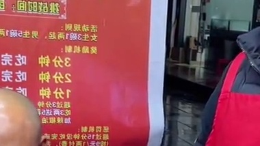 贵州大哥挑战5两螺蛳粉！竟然觉得盆太小了？ #螺蛳粉