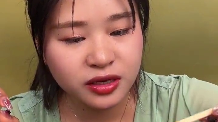 10分钟吃完一份爆辣曹氏鸭脖，奖励1000，你敢挑战吗？#曹氏鸭脖 #爆辣挑战#曹氏变态辣