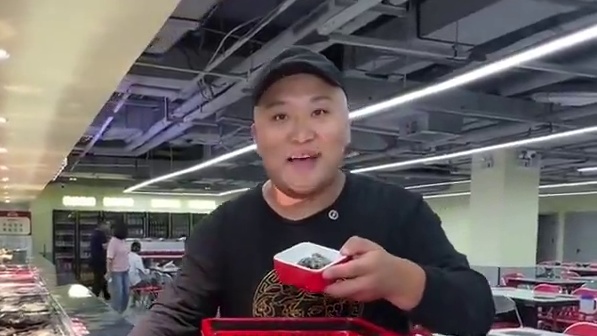 来富贵吃海鲜火锅大排档，52代100可以无限叠加 #为城市美食打call #海鲜火锅大排档 #好吃不