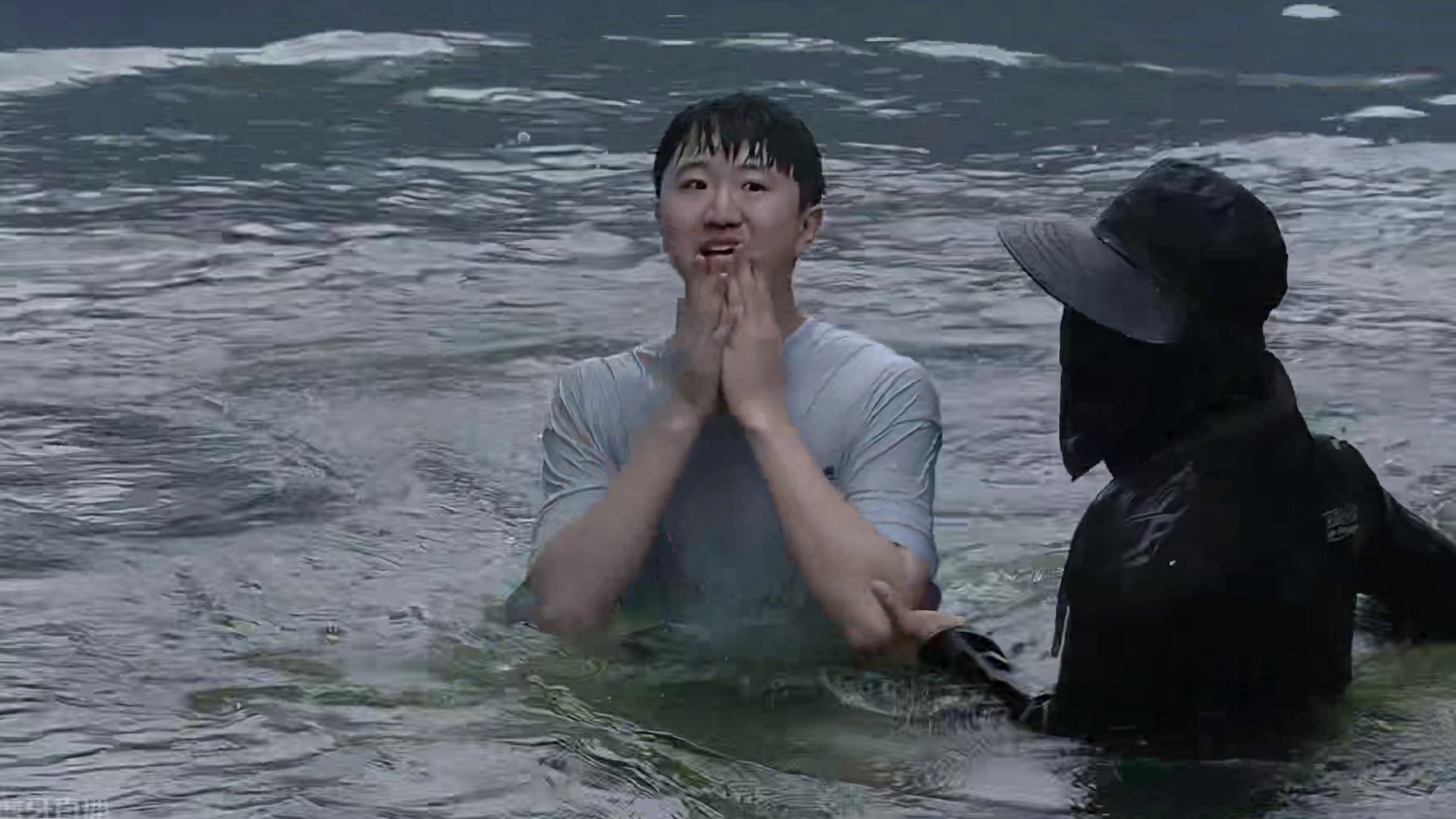 莱昂凯落水视频