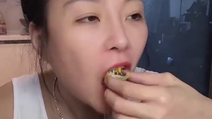 #吃货的世界唯有美食不可辜负 #不敢想象这一口多好吃 #好好吃饭好好生活 #从来没吃过这么好吃的东西