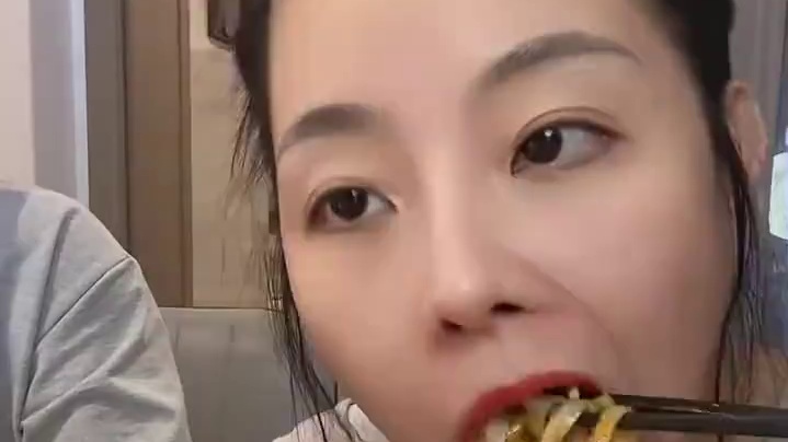 #吃货的世界唯有美食不可辜负 #从来没吃过这么好吃的东西 #不敢想象这一口多好吃 #好好吃饭好好生活