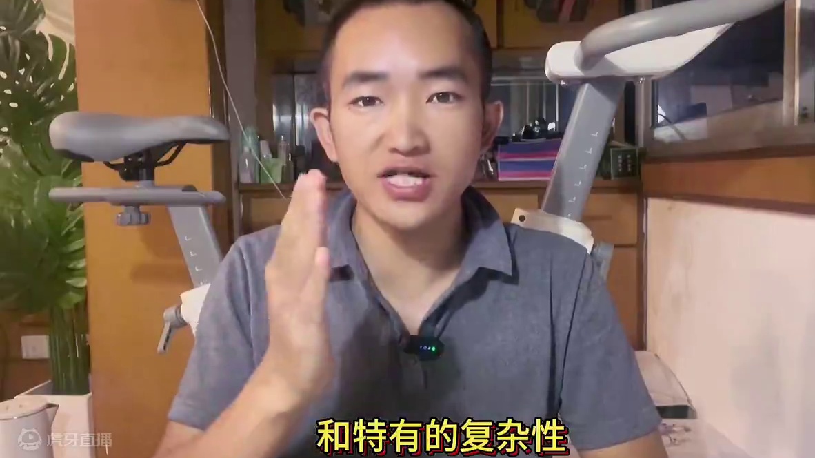 两代棋王剑拔弩张激情演绎，棋局尽显国际象棋独特的趣味性和特有的复杂性！#国际象棋 #绿哥说国际象棋 