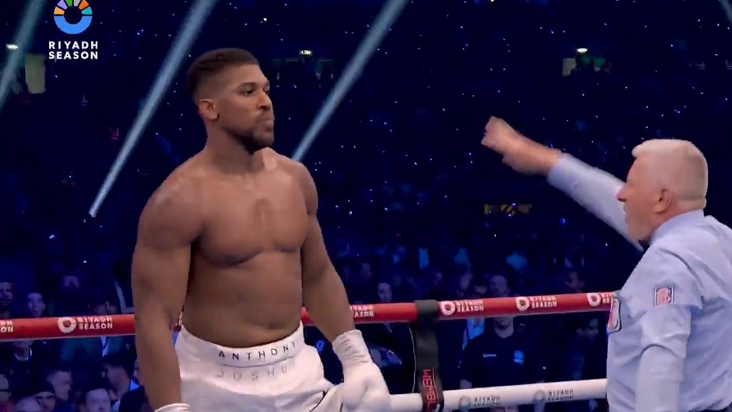 爆冷！杜布瓦第1回合就大摆拳击倒乔书亚，重拳完全碾压 #拳击残暴ko集锦