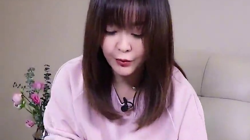 夏天过完了抓紧收拾夏装喽宝宝们，矩形叠衣法走起~~#收纳整理#收纳#换季收纳#叠衣服#实用小技巧