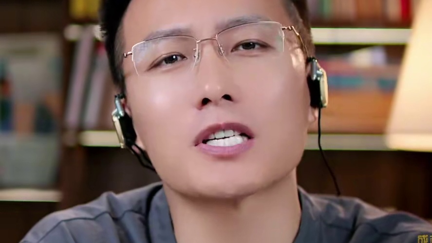 孩子动手打妈妈，该不该教育？敢和父母动手的孩子，将来长大一定没有出息！#家庭教育 #亲子教育 #育儿