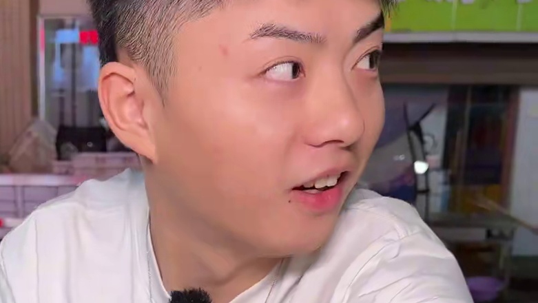 25元拿下火锅鼻祖！深夜贵州街头的香浓鲜浓现炒锅底煮上鲜肉时蔬也太爽了！#豆干火锅 #雪碧配辣一口入