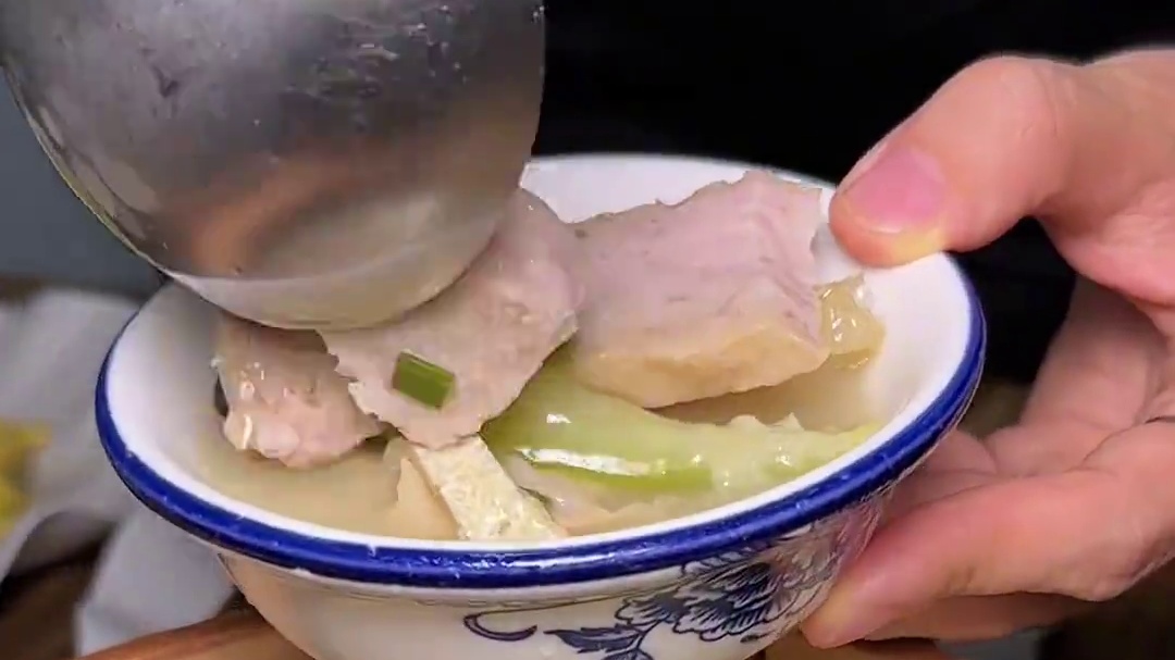 天呐，没想到新塘沙村都有酿猪皮煲吃啦，好爽口好好吃!!#地方特色美食 #新塘美食 