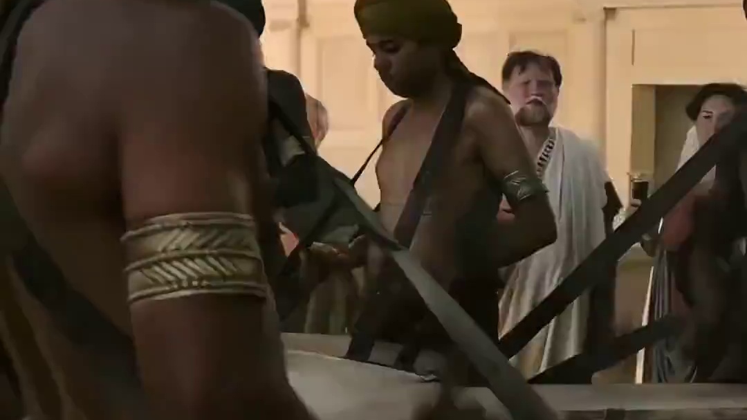 《#角斗士2 》释出正式预告！本作是史经典巨制《#角斗士 》时隔24年再续新篇章，前作传奇导演#雷德